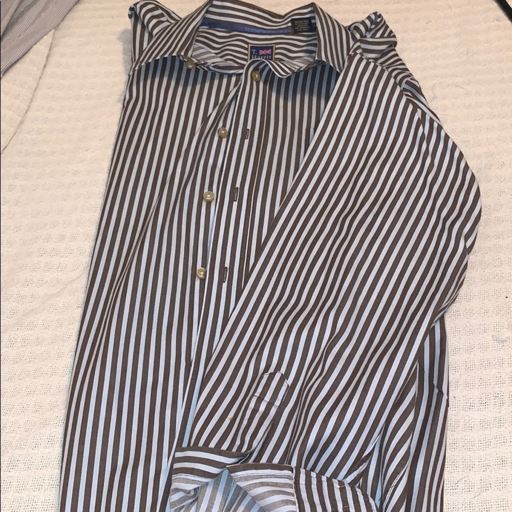 Men’s T. Harris LS button down • size: XL